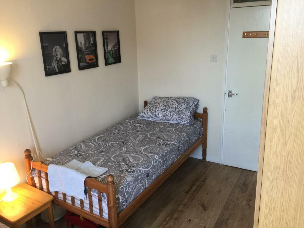 Two Bedroom In Royal Greenwich Apartament